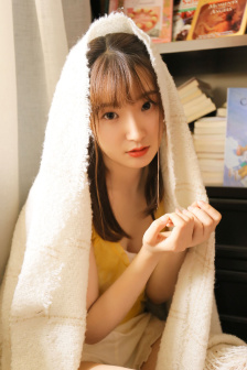 楼上的小女孩